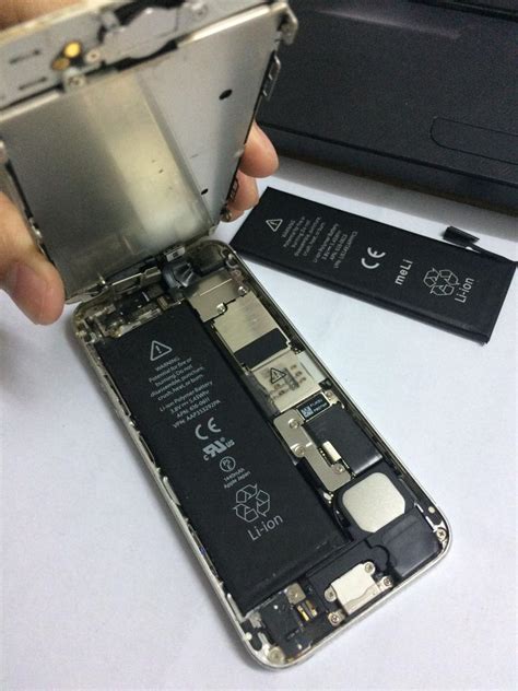 苹果iPhone 5s拆机更换电池指南 3