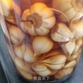 家常美味：腌糖醋大蒜的详细制作步骤 1