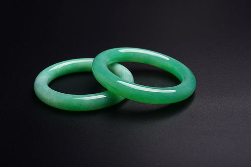 揭秘：鉴别玉镯子真假的绝妙技巧，让你一眼识破真伪！ 3