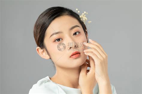 打造自然清透新裸妆，变身清新脱俗森林系女神秘籍 3