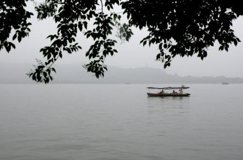 绝美风光何处寻？晴雨皆奇西湖景 1