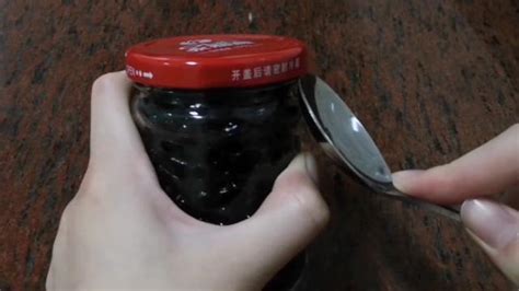 轻松解锁全密封铁皮罐头的秘密技巧 1
