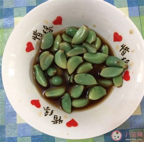 腊八蒜制作秘籍：轻松解锁翠绿秘诀！ 1