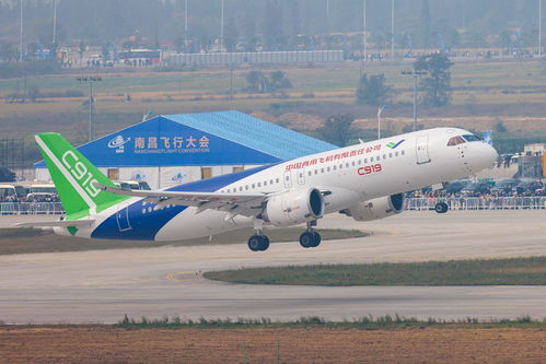 空中客车A320与波音737哪个更大，各有多少座位？最大的飞机是哪种？ 1