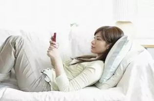 床上舒适使用笔记本电脑的绝妙技巧 1