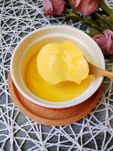 滑嫩美味：家常蒸蛋黄羹的简易制作秘籍 3
