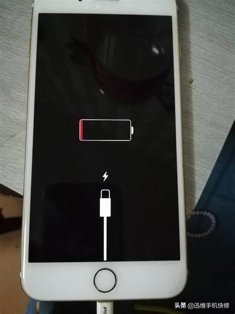 iPhone4s充电总不满？这里有解决方法！ 1