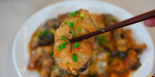如何烹饪美味的红烧鱼 3