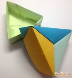 如何轻松学会？折纸技巧大揭秘：制作精美礼品盒子的步骤 2