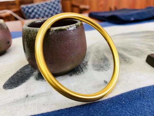 素圈金手镯所蕴含的寓意是什么 2