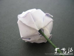 精致玫瑰花折纸步骤指南 3