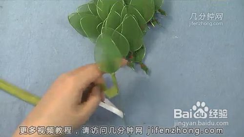 如何巧妙制作丝网百合花？详细步骤揭秘！ 1