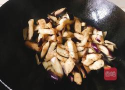 家常美味升级：青椒肉片烧茄子，香浓下饭新选择 2