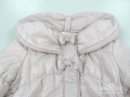 羽绒服油渍清理妙招，轻松还原洁净新衣 2
