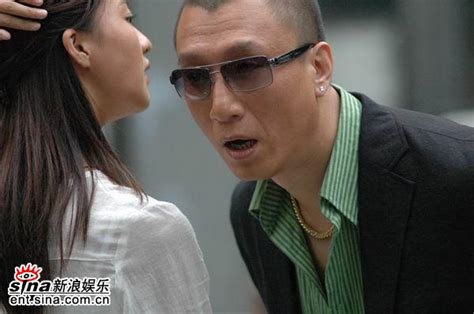 《落地，请开手机》：揭秘安全局侦查员沈亢的智勇交锋精彩瞬间合集 3